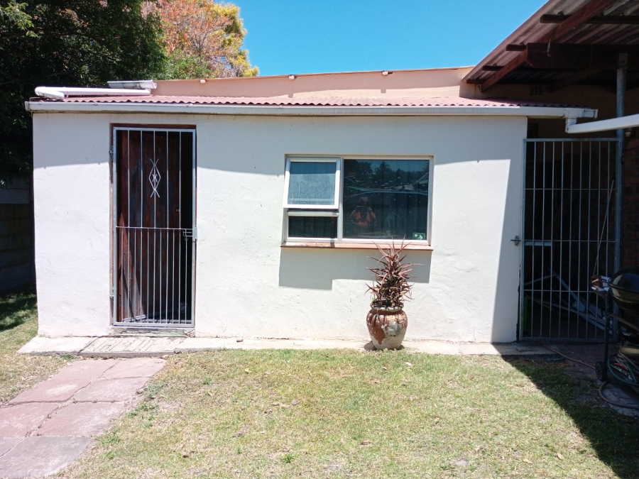 3 Bedroom Property for Sale in Amalinda North Eastern Cape
